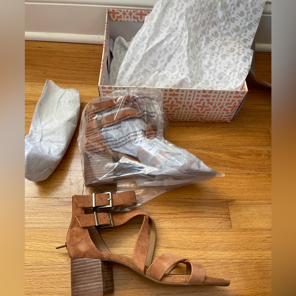 NEW with box. Gianni Bini cross back sandals